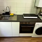 5 Min To Fair Ground 2 Room Apartment